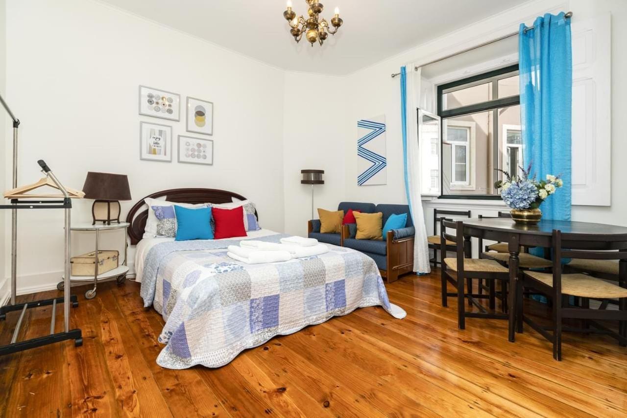 Retro M2 R4 - Lovely Double With Shared Bathroom Gasthof Lissabon