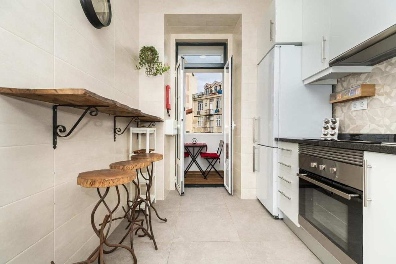 Gasthof Retro M2 R4 - Lovely Double With Shared Bathroom Lissabon